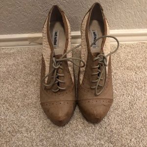 Adorable lace up heels